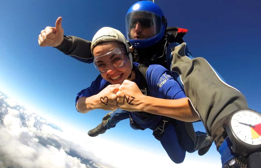 Auckland: 13000, 16000, or 18000-Foot Tandem Skydive - Key things worth knowing before you book