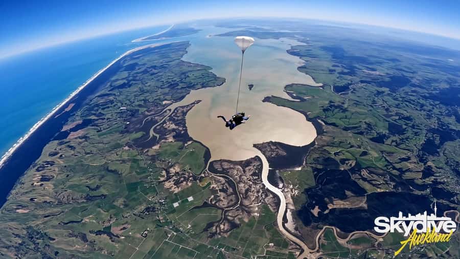 Auckland: 13000, 16000, or 18000-Foot Tandem Skydive - Getting to Parakai and Handling the Day Without Stress