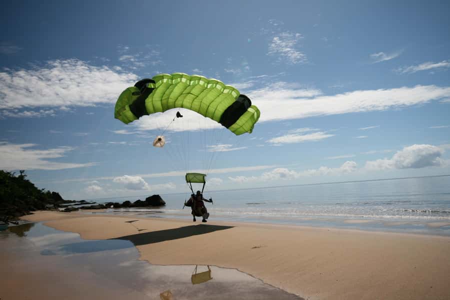 Cairns: Tandem Skydive - Cairns From 14,000 Feet: Why This Jump Over the Reef Feels Different