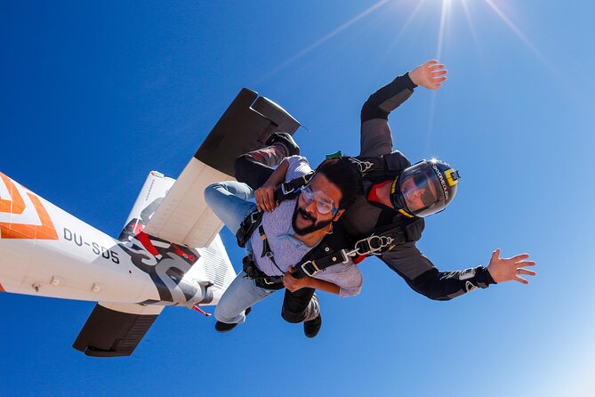 Dubai Skydive Tandem Over The Palm including Transfers - Checking In: ID, Fitness Paperwork, and the Stuff That Can Stop You