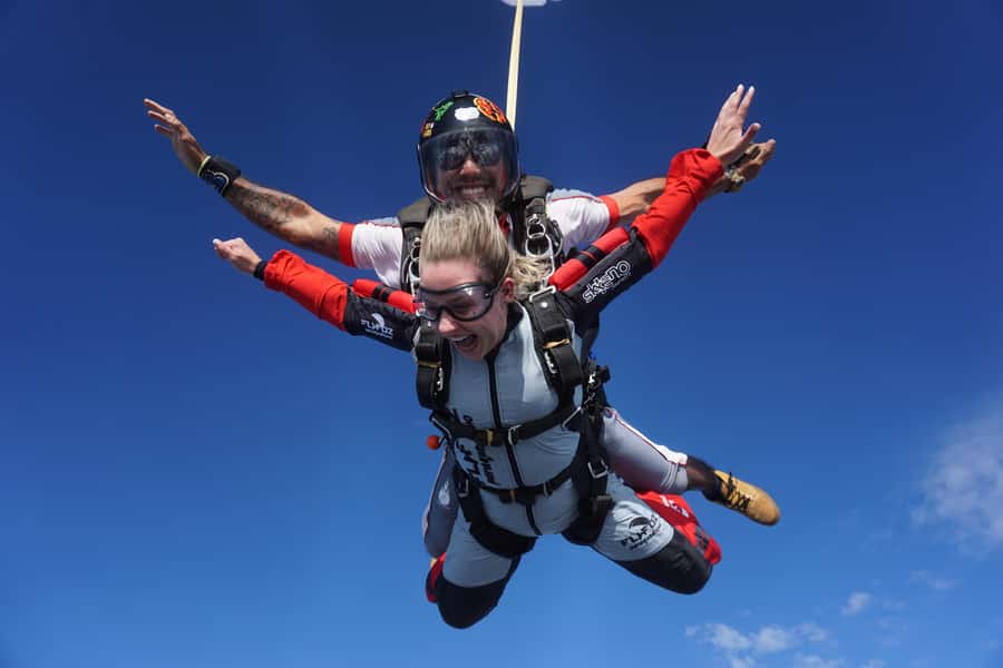 Foz do Iguacu: Skydiving Experience with Photos and Videos - How this skydive experience works in real life