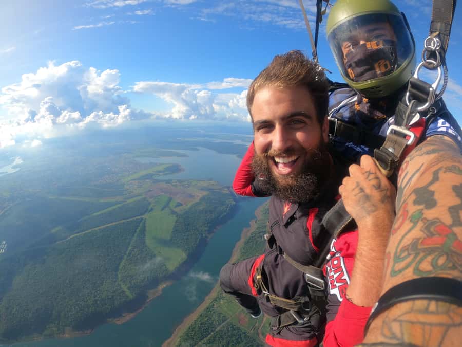 Foz do Iguacu: Skydiving Experience with Photos and Videos - Price and value: is R$1,290 or R$1,890 worth it?