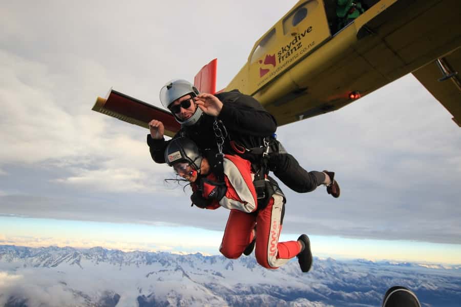 Franz Josef: 13,000ft, 16,500ft or 18,000ft Skydive - The 3-hour flow: from briefing to canopy landing