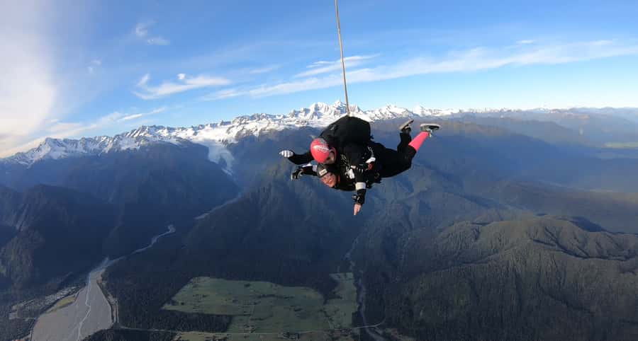 Franz Josef: 13,000ft, 16,500ft or 18,000ft Skydive - Safety and reassurance when your nerves show up