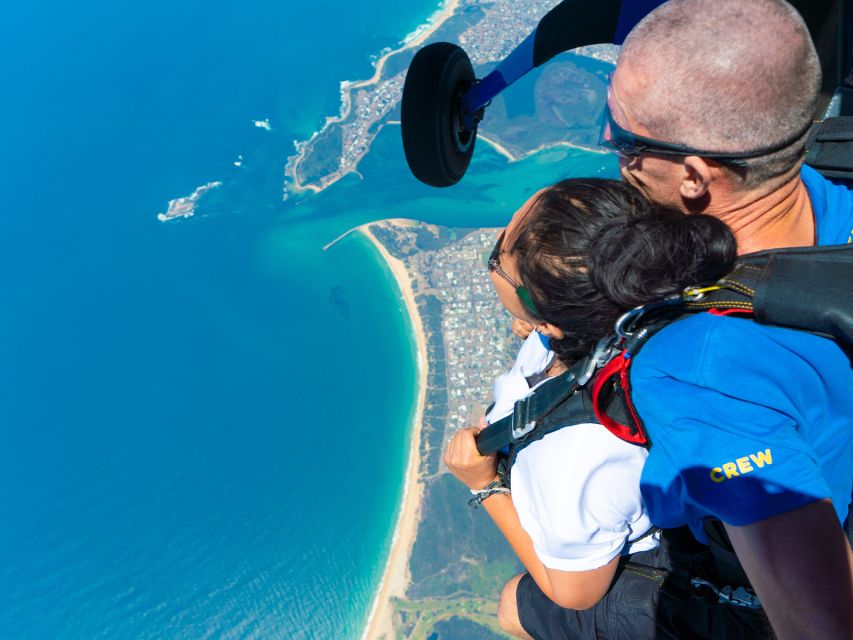 From Sydney: Tandem Skydive Experience over Newcastle Beach - Small group dynamics: limited to 8 participants