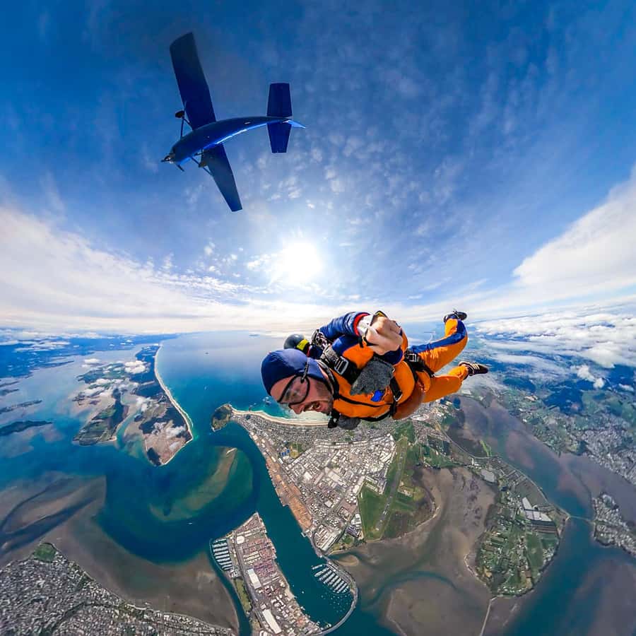From Tauranga: Skydive over Mount Maunganui - The 20–25 minute scenic flight: what you’ll see from above