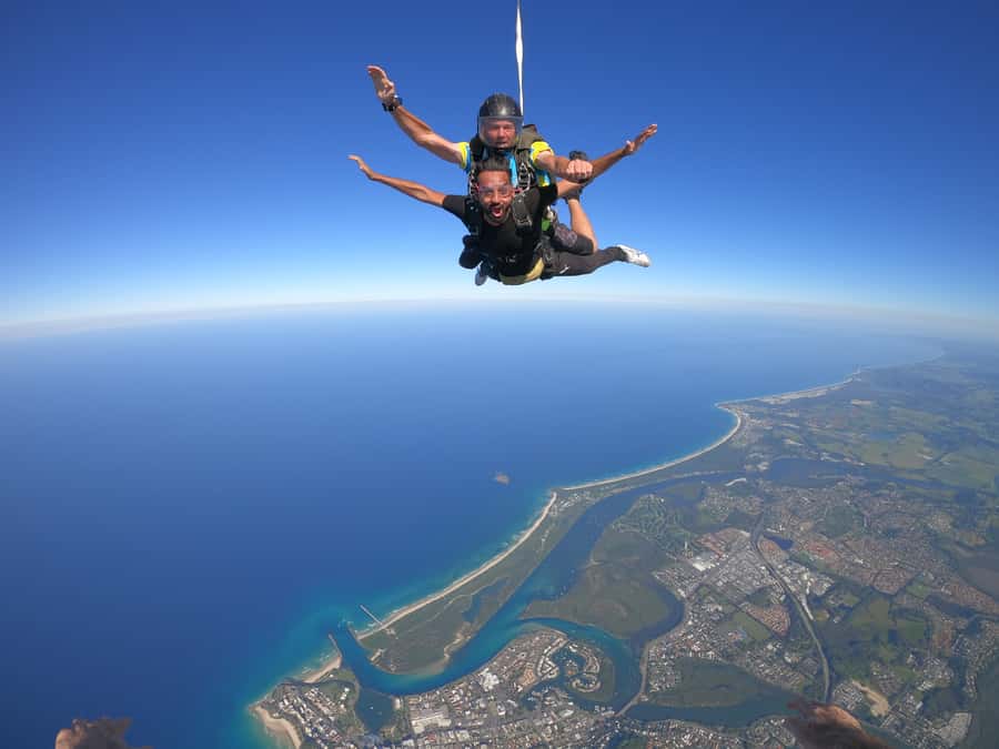 Gold Coast: Tandem Skydiving Experience - The flight up: 20 minutes to around 12,000 feet