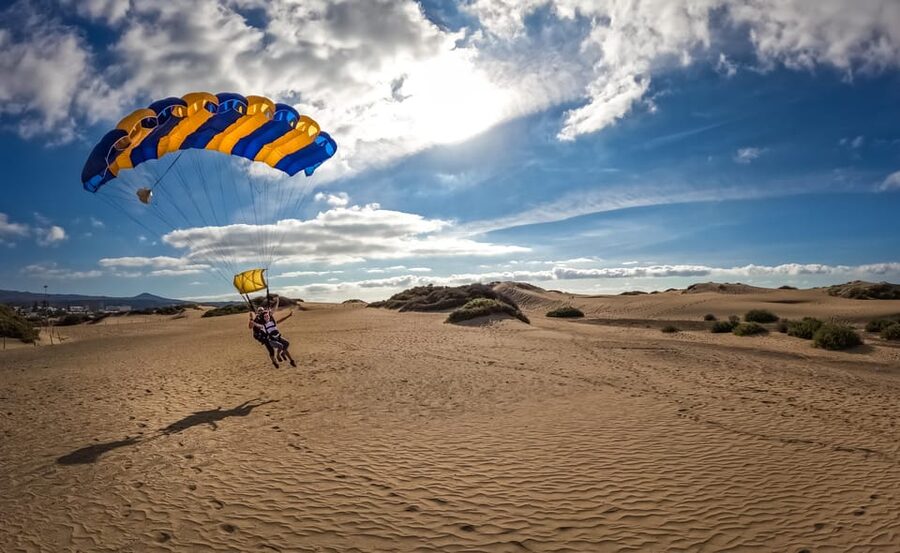Gran Canaria : Skydiving over Maspalomas Dunes - The van ride and Aeródromo de El Berriel (GCLB): building anticipation with purpose