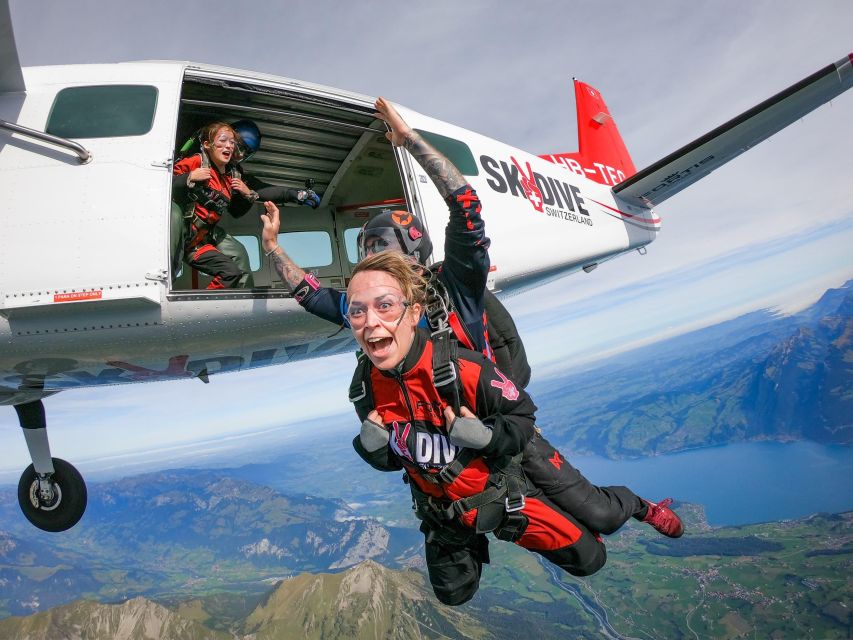 Interlaken: Airplane Skydiving over the Swiss Alps - Tandem instructors: calm communication is half the experience