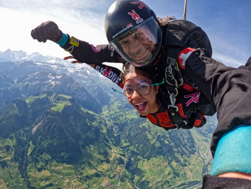 Interlaken: Airplane Skydiving over the Swiss Alps - What to bring so the day runs smoothly
