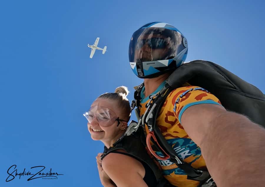 Kendwa: Tandem Skydive in Zanzibar - The jump plan: 10,000 feet, then free fall