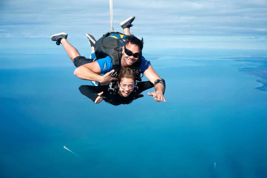 Melbourne: Tandem Skydive Experience over St. Kilda Beach - St Kilda meets the Melbourne skyline: why this feels special