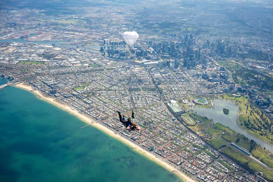 Melbourne: Tandem Skydive Experience over St. Kilda Beach - Photos and video: choose what you’ll actually want