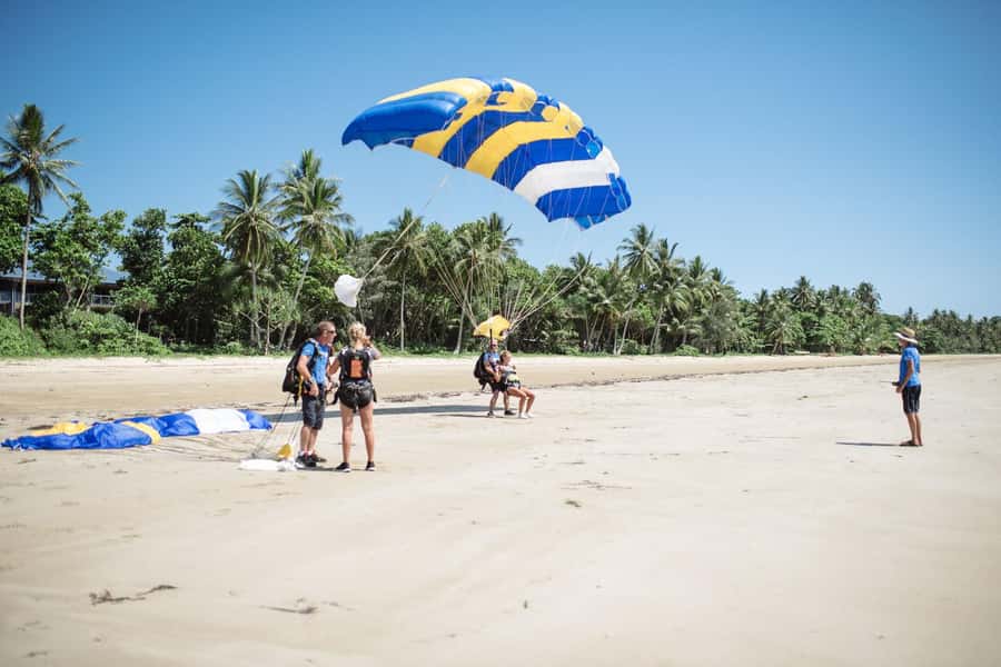 Mission Beach Tandem Skydive Experience - Freefall and Steering: The Part That Changes Your Pulse