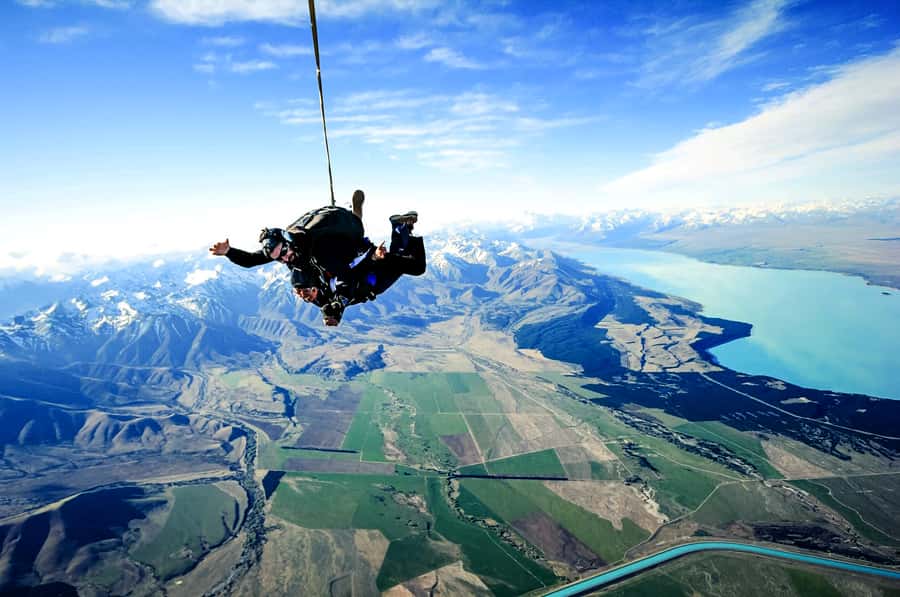 Mount Cook: Tandem Skydive Experience - Why Mount Cook Tandem Skydive Works So Well in the South Island