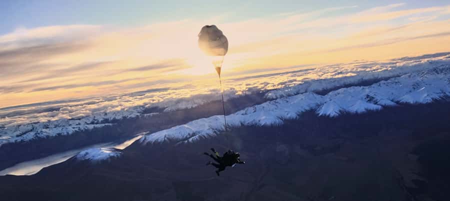 Mount Cook: Tandem Skydive Experience - The Tandem Master Factor: English Instruction and Nerves-Control