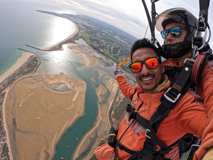 Skydive Algarve: Tandem Skydiving 10.000ft (up to 15.000ft) - The flight to altitude: 15 minutes that feel like a warm-up