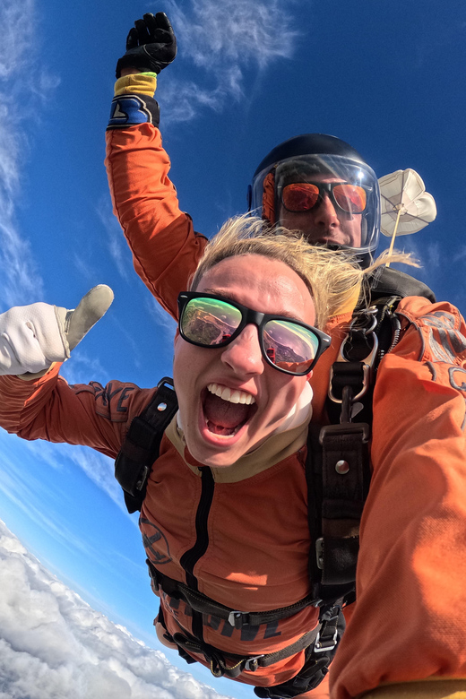 Skydive Algarve: Tandem Skydiving 10.000ft (up to 15.000ft) - Under canopy over the Algarve: calmer air, bigger views