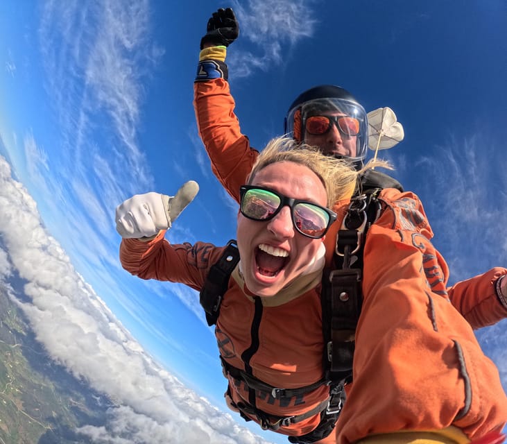 Skydive Algarve: Tandem Skydiving 10.000ft (up to 15.000ft) - Checking in and the short briefing that actually matters