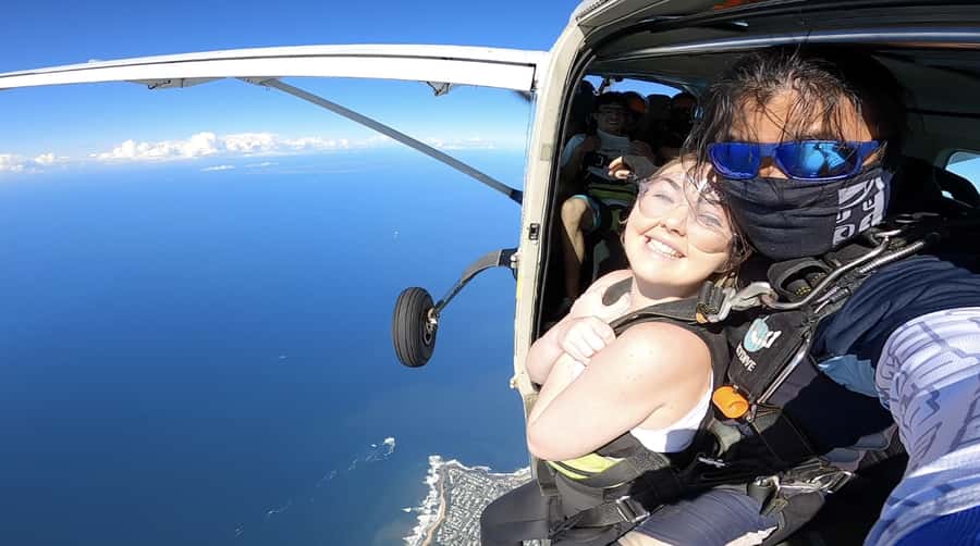 Sunshine Coast: Tandem Skydive with Beach Landing - Up to 14,000 Feet: The Flight Part Before the Jump