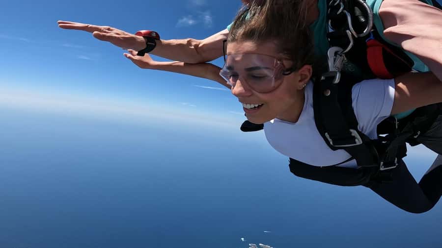 Sydney, Shellharbour: 15,000ft Tandem Beach Skydive - Key points at a glance
