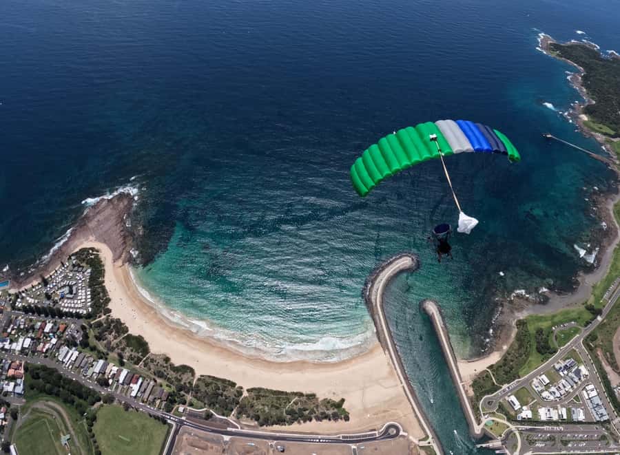 Sydney, Shellharbour: 15,000ft Tandem Beach Skydive - Check-in and transfers: less waiting, more control