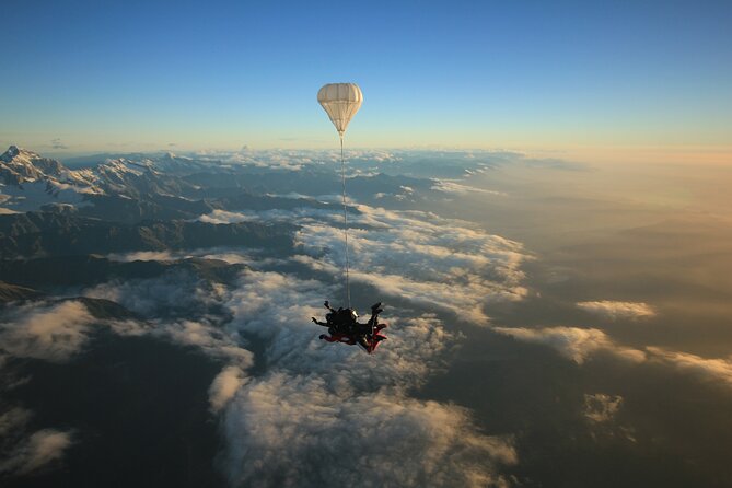 Tandem Skydive 13,000ft from Franz Josef - Tandem at 13,000 ft: What the Jump Feels Like