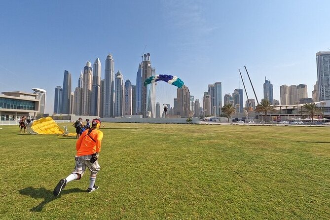 Tandem Skydive experience in Dubai - Boarding, the exit, and 60 seconds of freefall near 120 mph