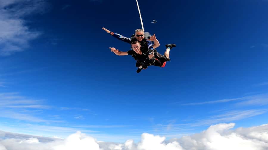 Torquay: Skydive over The Great Ocean Road - opt Melb pickup - Parachute Time: The 5 to 7 Minute Glide Back